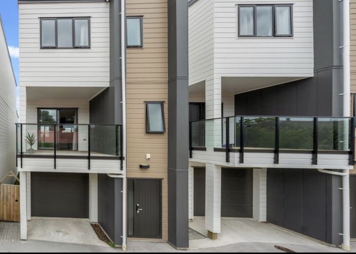  at 3/26 Binsted Road, New Lynn, Auckland