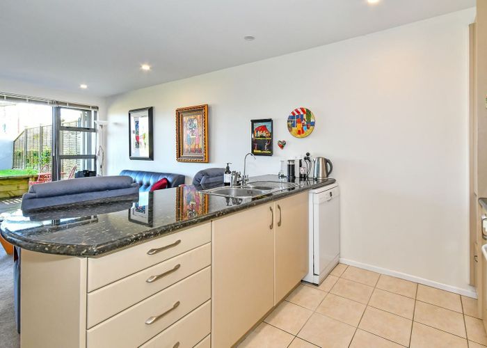  at 2/8 Landscape Road, Papatoetoe, Auckland