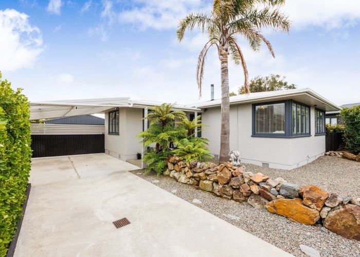  at 6 Stafford Place, Awapuni, Palmerston North, Manawatu / Whanganui