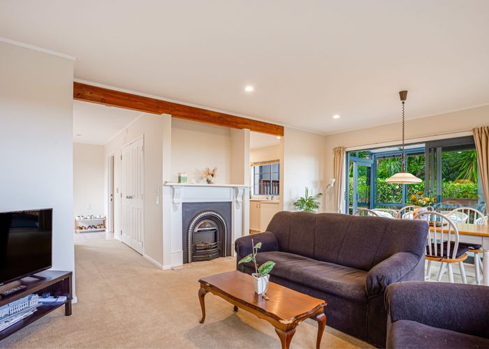  at 8/485 Don Buck Road, Massey, Auckland