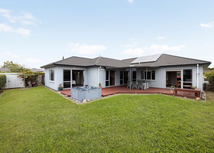  at 13 Palliser Drive, Huntington, Hamilton