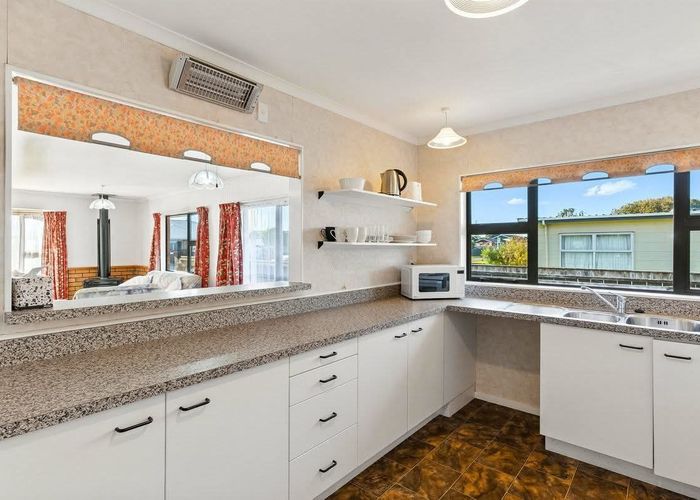  at 28 Te Kupe Road, Paraparaumu Beach, Kapiti Coast, Wellington