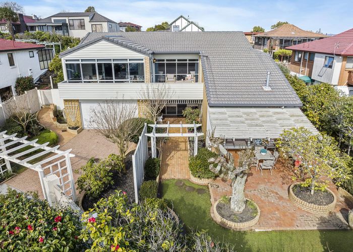  at 14 Essington Place, Half Moon Bay, Auckland