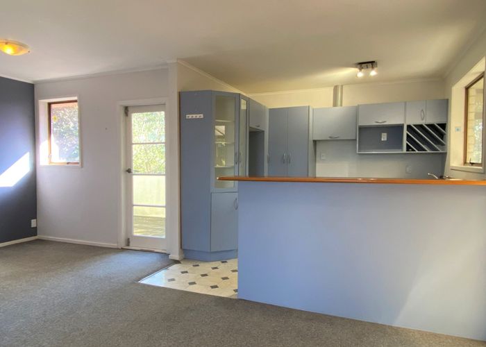  at 76 Weatherly Road, Torbay, Auckland
