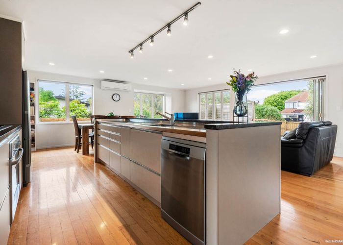  at 12 Springfield Street, Forrest Hill, North Shore City, Auckland