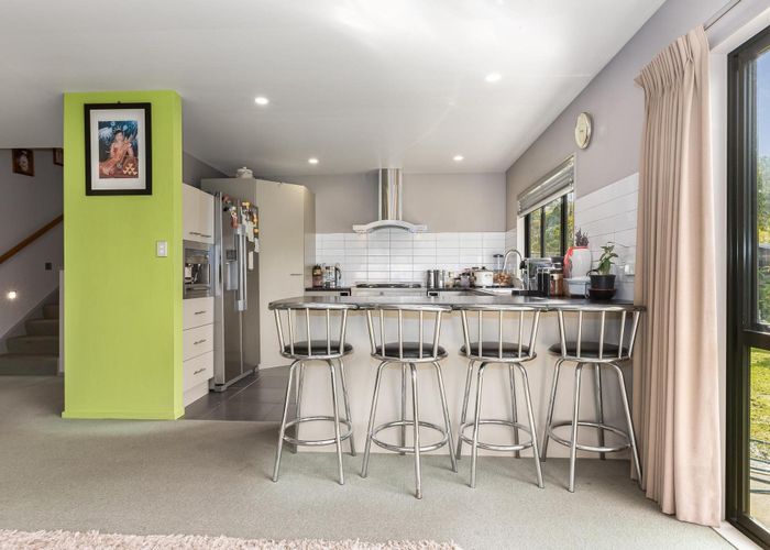  at 10 Fiordland Place, Aotea, Porirua, Wellington