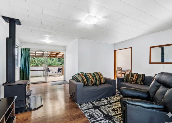  at 24 Mawney Road, Henderson, Waitakere City, Auckland