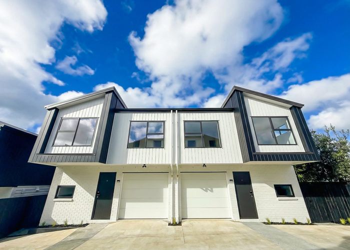  at 11&13 Tabitha Crescent, Henderson, Waitakere City, Auckland