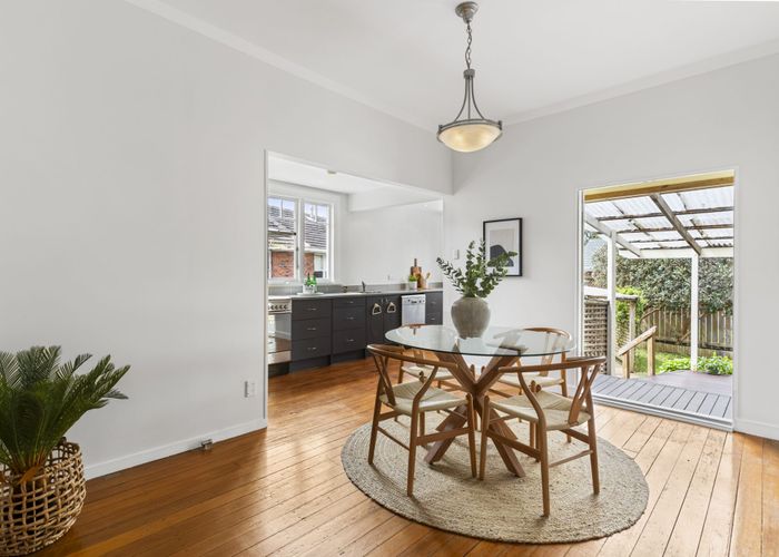  at 14 Wright Road, Point Chevalier, Auckland
