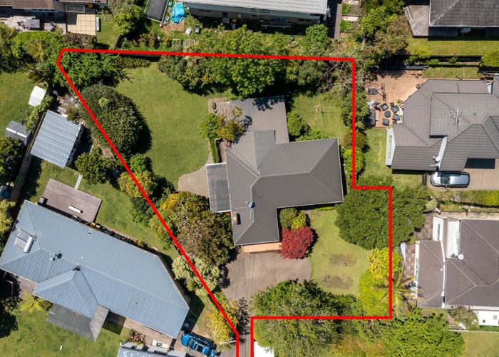  at 2 Phillip Parade, Forrest Hill, Auckland