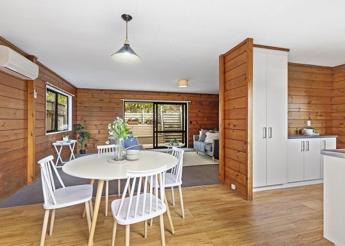  at 41 Akaroa Drive, Maupuia, Wellington