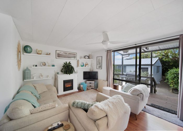  at 9 Justamere Place, Weymouth, Manukau City, Auckland