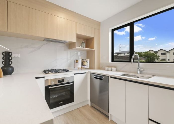  at 3/205 Sunnynook Road, Sunnynook, North Shore City, Auckland