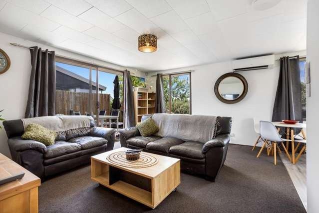  at 2/8 Marinich Drive, Ranui, Waitakere City, Auckland