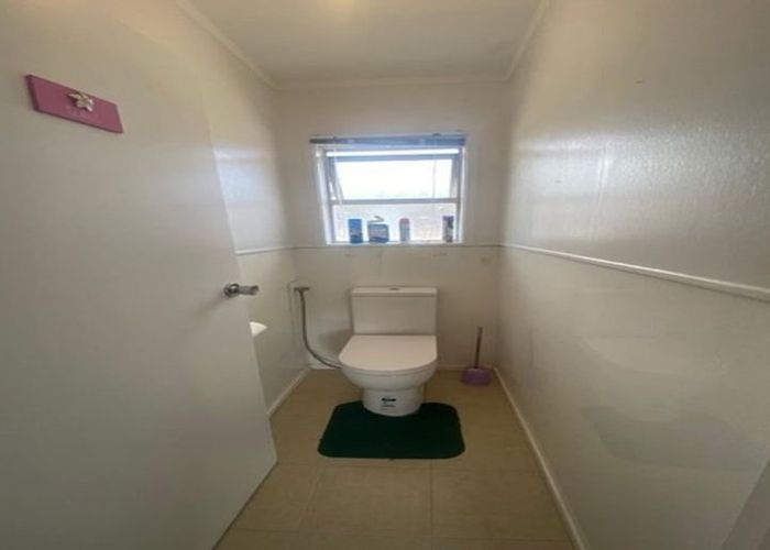  at 1/1305 Dominion Road Extention, Mount Roskill, Auckland City, Auckland