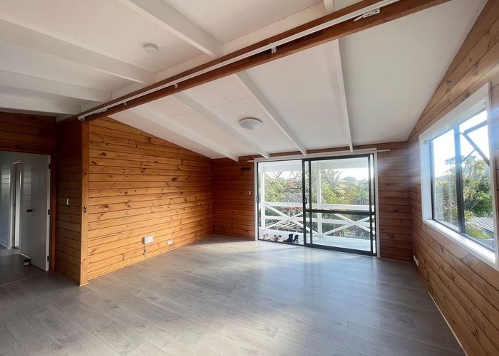  at 1/9 Thistledew Place, Bayview, Auckland