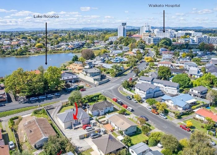  at 69 Lake Crescent, Hamilton Lake, Hamilton, Waikato