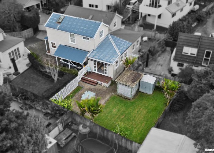  at 26 Beach Road, Northcote Point, North Shore City, Auckland