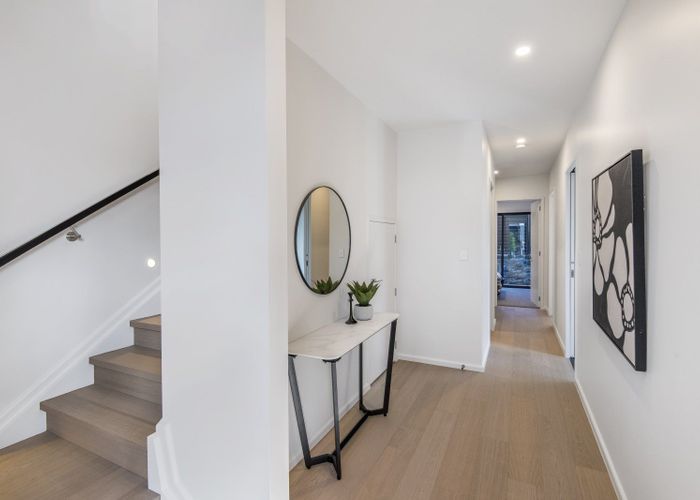  at 16A Saltburn Road, Milford, Auckland