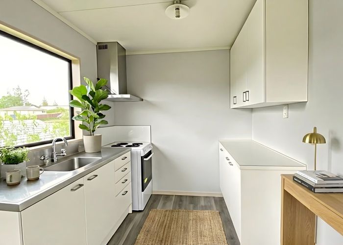  at 2/16 Seabrook Ave, New Lynn, Waitakere City, Auckland