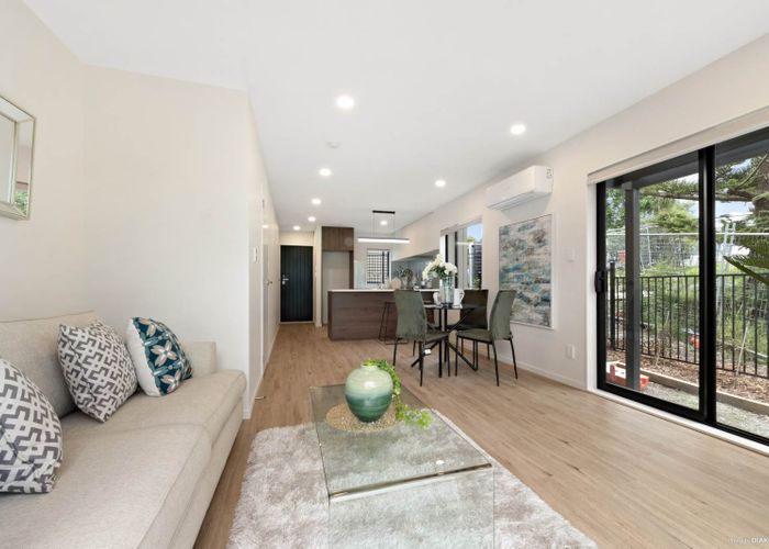  at 4/237 Swanson Road, Henderson, Auckland