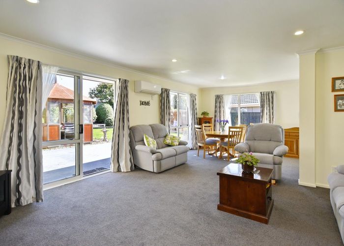  at 15 Willowview Drive, Redwood, Christchurch