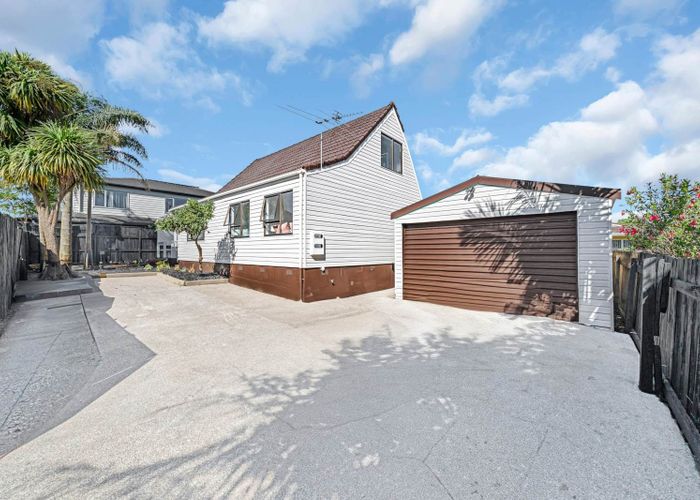  at 2/18 Elizabeth Avenue, Papatoetoe, Manukau City, Auckland