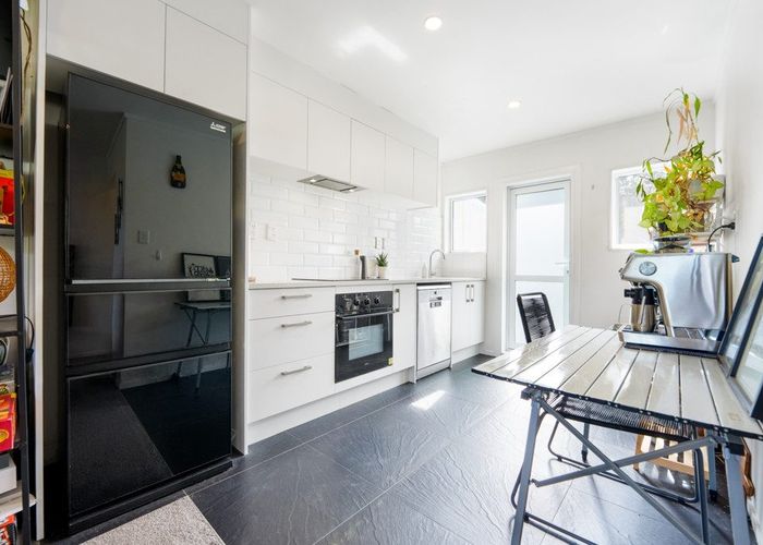  at 5/14 Mcdonald Crescent, Mount Wellington, Auckland City, Auckland