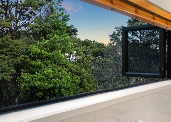  at 11 Hobson Heights Road, Albany, North Shore City, Auckland