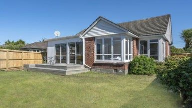  at 14 Earnslaw Crescent, Bryndwr, Christchurch