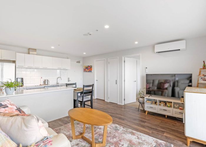  at 403/25 Bute Road, Browns Bay, Auckland