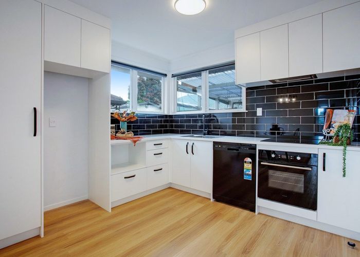  at 52 Hall Avenue, Mangere, Auckland
