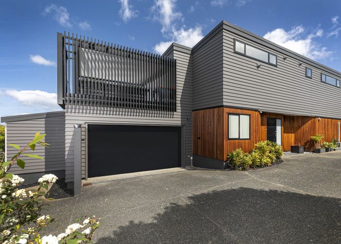  at 20 Parr Terrace, Castor Bay, Auckland
