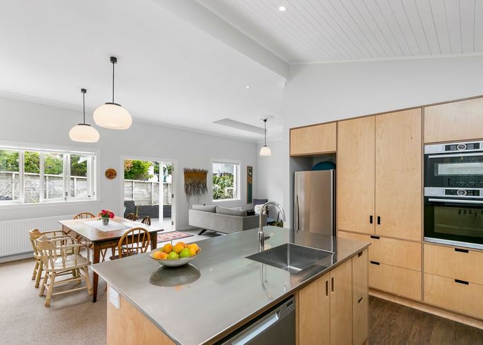  at 3 Tyne Street, Island Bay, Wellington