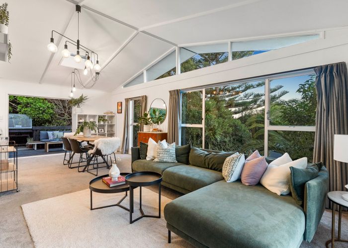  at 1C Peter Terrace, Castor Bay, North Shore City, Auckland