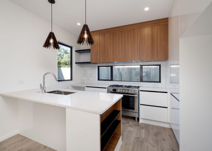  at 4A Ropata Avenue, Point England, Auckland