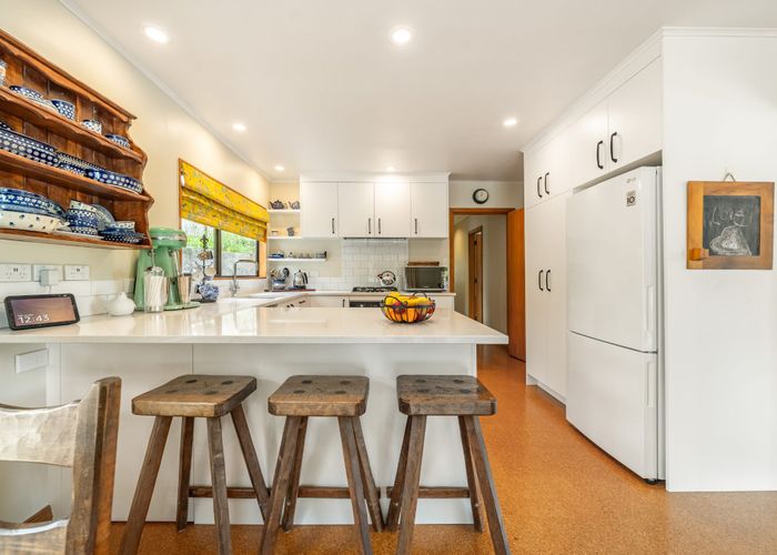  at 16 Jocelyn Crescent, Pinehaven, Upper Hutt, Wellington