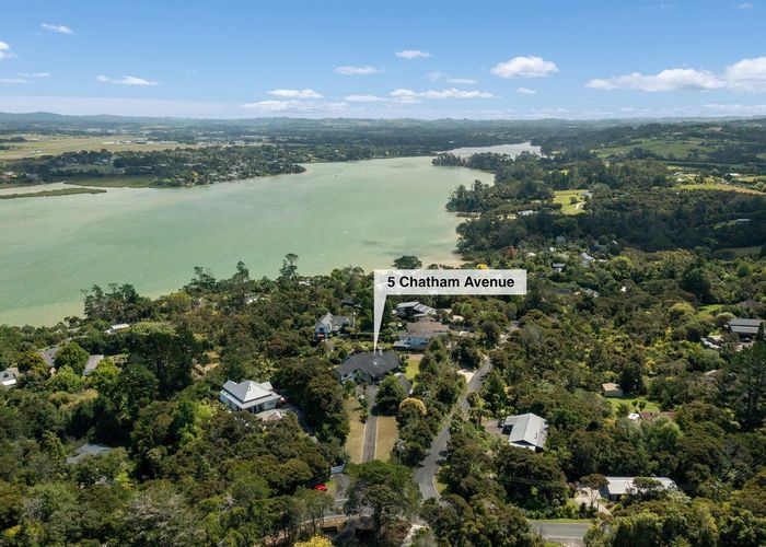  at 5 Chatham Avenue, Paremoremo, North Shore City, Auckland