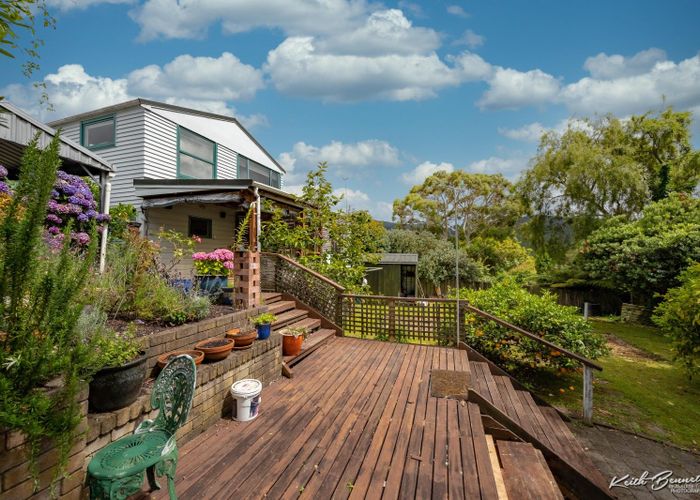  at 46 Dowling Grove, Silverstream, Upper Hutt