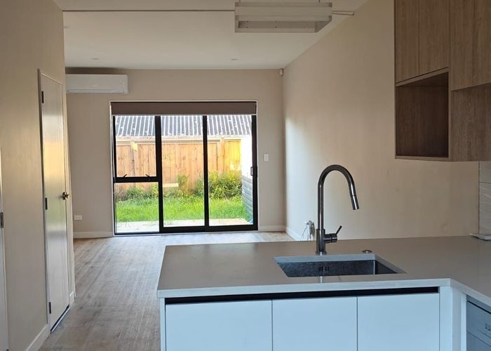  at 5/58 Te Atatu Rd, Te Atatu South, Waitakere City, Auckland