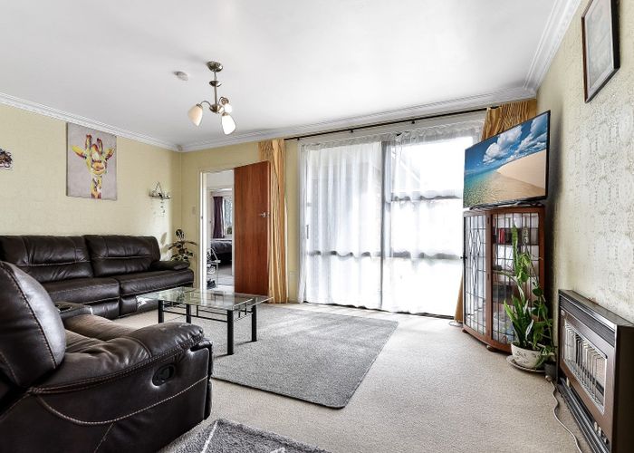  at 30 Bruce Avenue, Glenview, Hamilton
