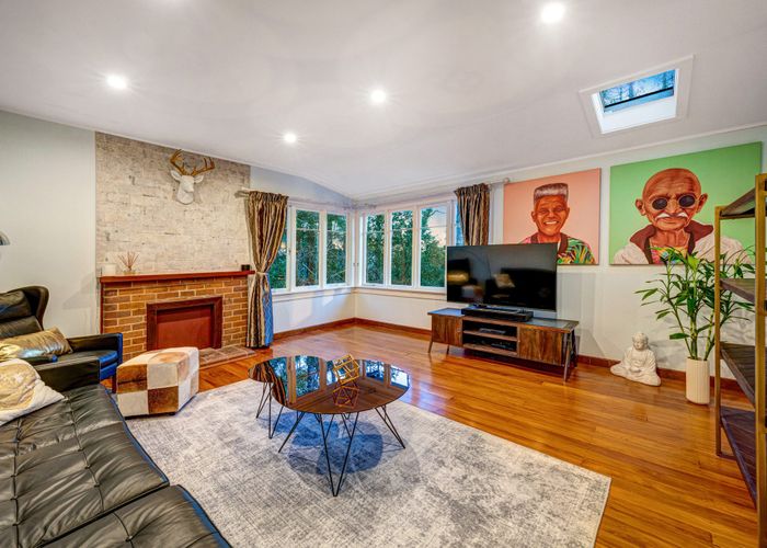  at 8 Arama Avenue, Titirangi, Waitakere City, Auckland