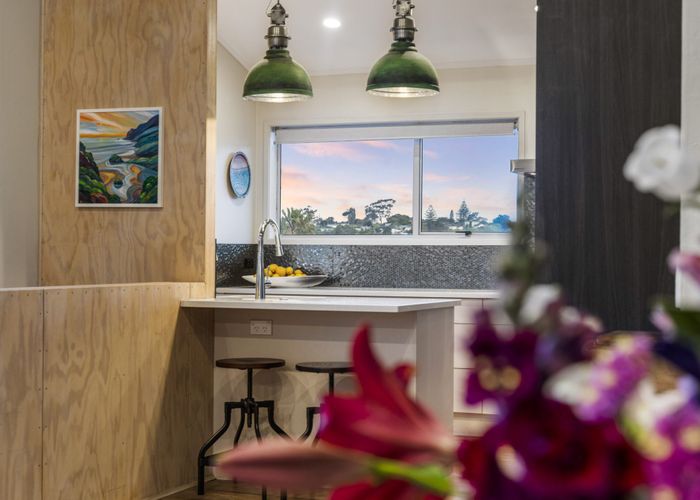  at 2 Broadview Place, Howick, Auckland