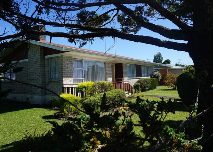  at 1 Maple Avenue, Dinsdale, Hamilton