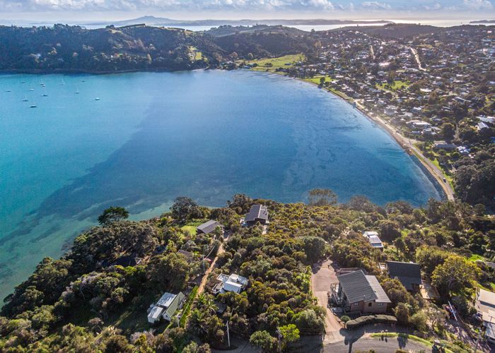  at 70 The Esplanade, ONEROA, WAIHEKE ISLAND