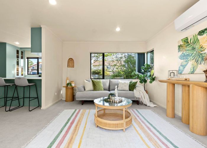  at 27  Kona Crescent, Henderson, Waitakere City, Auckland
