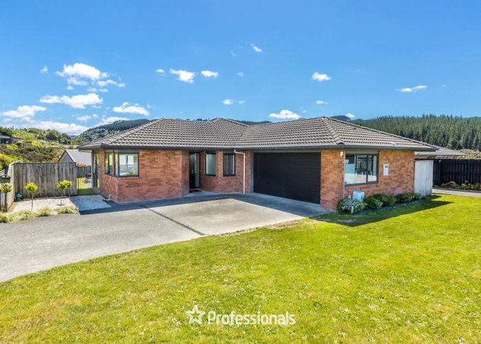  at 9 Percy Kinsman Crescent, Riverstone Terraces, Upper Hutt, Wellington