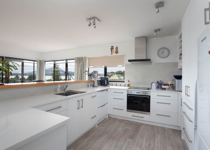  at 1 Scenic Heights, Acacia Bay, Taupō