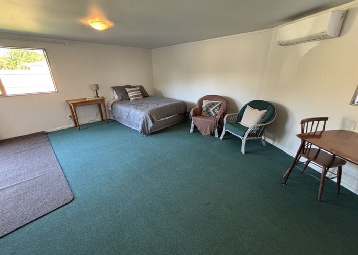  at 2 Humphries Place, Awapuni, Palmerston North, Manawatu / Whanganui