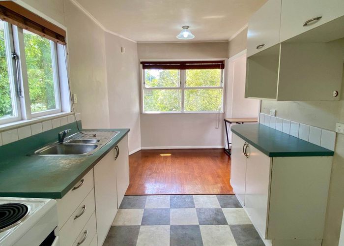  at 1/11 Heather Place, Sunnynook, North Shore City, Auckland